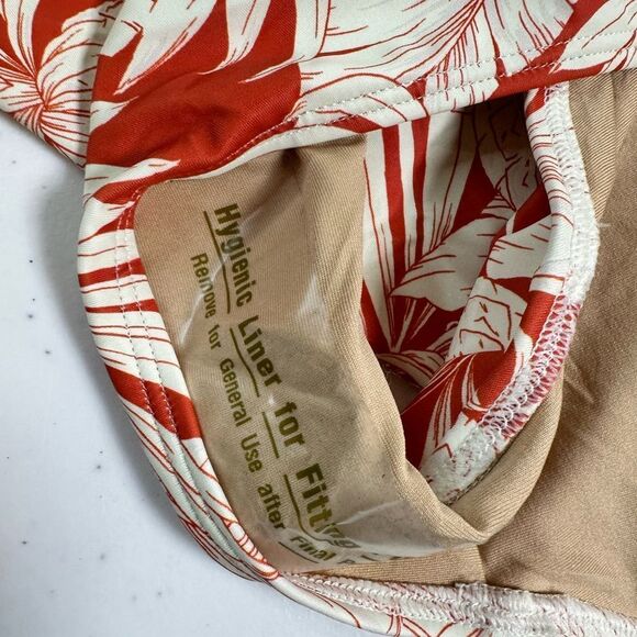 NWT Old Navy Plus Size Red and Cream Floral Bikini Bottom High Waist - Size 4XL - Picture 7 of 8